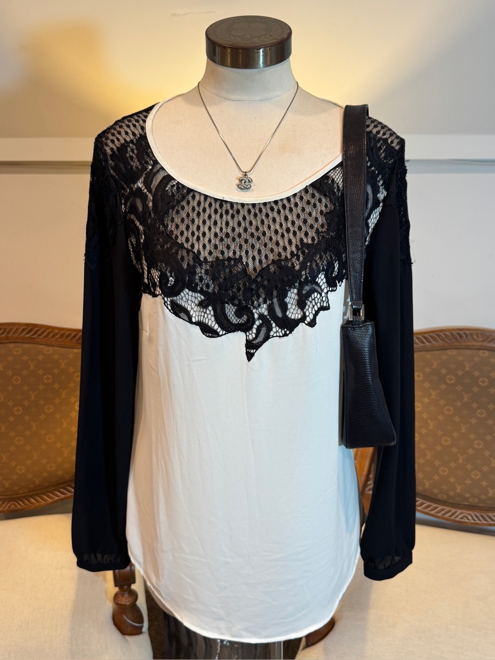 Cache Black & White Lace Keyhole Long Sleeve Blouse Sz M Women's Top Goth Grunge